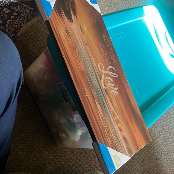 Decor - Picture 1 of 3